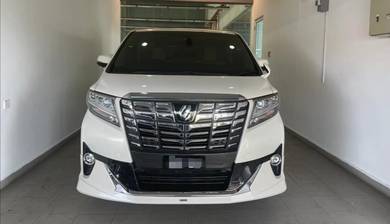 Toyota Alphard in Old Klang Road, KUL