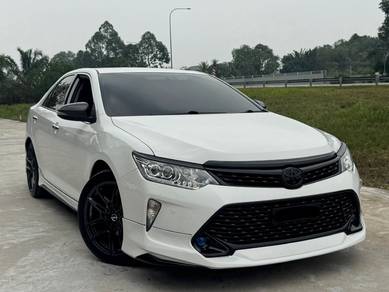 Toyota Camry HYBRID in Setia Tropika, JHR
