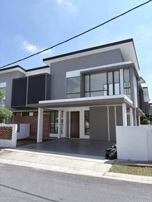 Semi-Detached House For Sale in Ayer Keroh,MLK