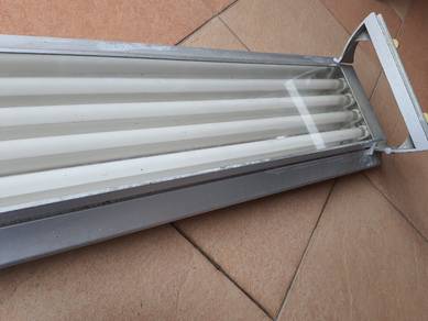 Lampu Aquarium Aquazonic 5 kaki