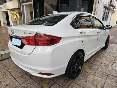 Honda City V in Seri Kembangan, SGR
