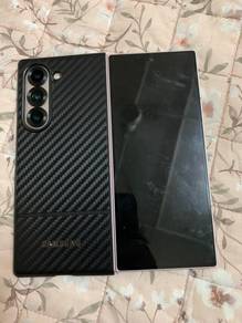 Samsung Z Fold 6