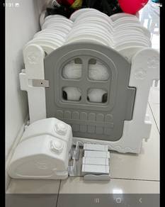 Kids Playhouse Fence with Door and Accessories