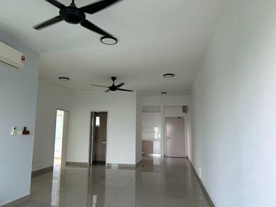 Condominium For Rent in The Holmes