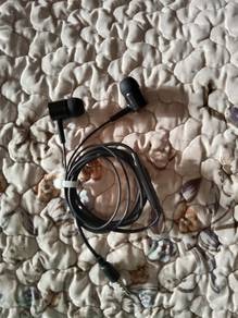 earphone (earbud) berwayar 