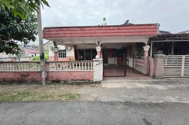 Terraced House For Sale in Sikamat,NSN