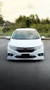Honda City V in Penang Hill, PNG