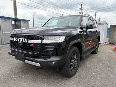 Toyota Land Cruiser GR SPORT in Ampang, KUL