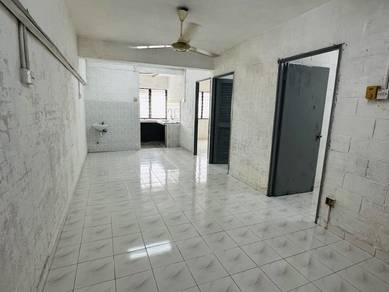 Flat For Sale in Taman Pandan Cahaya