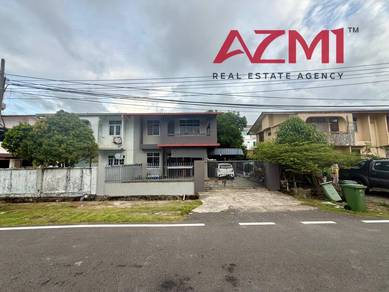 Semi-Detached House For Sale in Miri,SWK