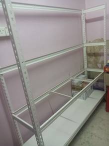 Metal Rack : Length 6 ft