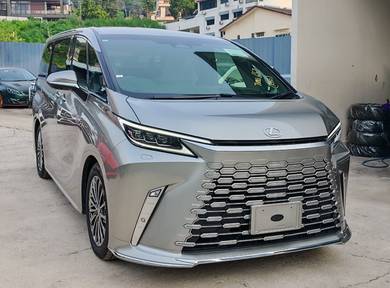 Lexus LM 500H EXECUTIVE in Old Klang Road, KUL