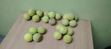 used tennis balls 