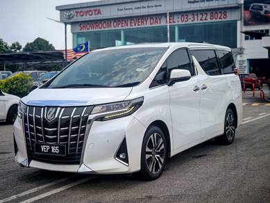 Toyota Alphard in Telok Panglima Garang, SGR