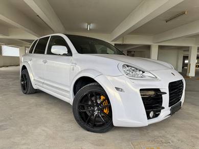 Porsche Cayenne in Tampoi, JHR
