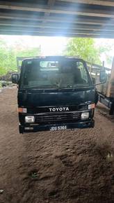 Toyota dyna 2.5
