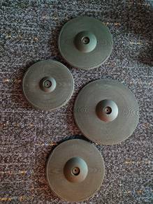 Drum cymbal set