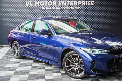 BMW 320i 20i SPORT in Desa Petaling, KUL