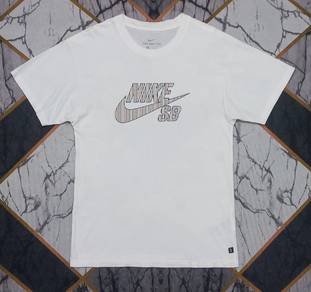 Nike SB white tee shirt