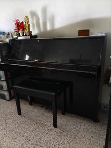 Yamaha piano with bench