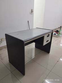 Meja ofis 