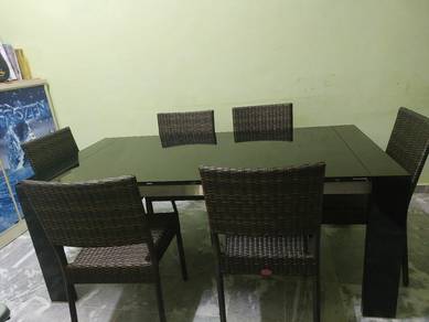 lorenzo dining table
