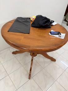 Solid Round Dining Table