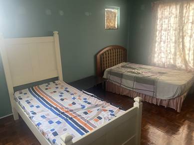 Condominium For Rent in Emerald Hill Condominium