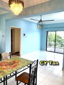 Condominium For Rent in Vista Condominium