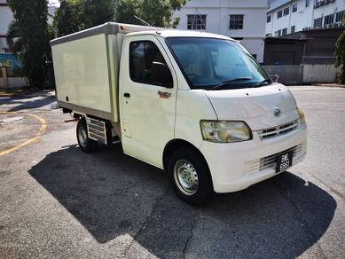 2013 DAIHATSU GRAN MAX CHILLER & FREEZER box