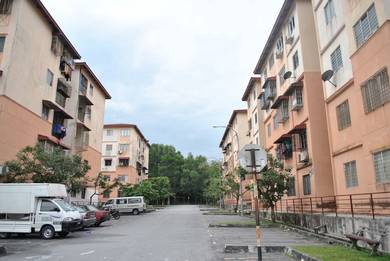 Flat For Sale in Seri Kembangan,SGR