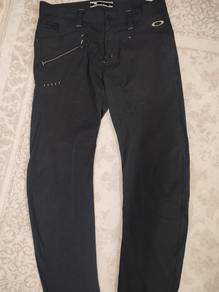 Original Oakley Skull seluar pants
Size 34 34x42.5