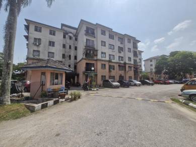 Apartment For Sale in Sri Putra Apartment @ Sungai Buloh