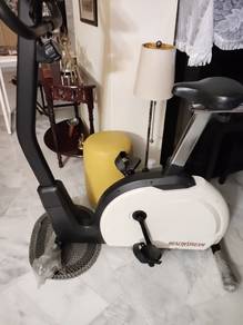 Stationary exercise bike 