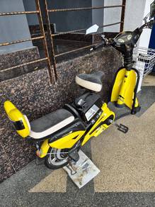 Aima battery scooter