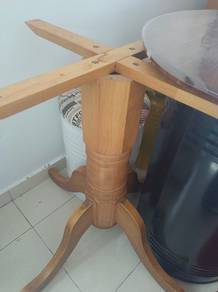 Meja Makan bulat