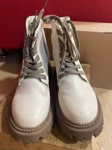 White Ankle Boots – Preloved