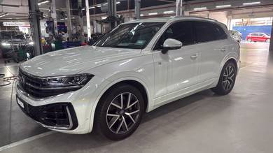 Volkswagen Touareg R-LINE in Subang Jaya, SGR