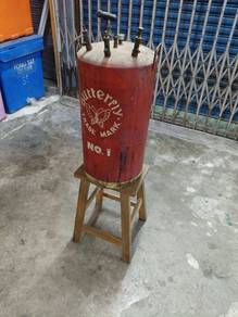 No. 1 kerosene hand pump tank