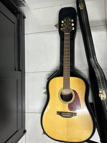 Takamine Acoustic Guitar with hard casing