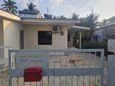 Semi-Detached House For Sale in Kampar,PRK