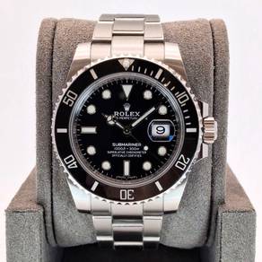 Lightly Used Aug 2020 Rolex Submariner Date Black