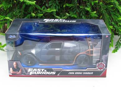 Jada 1-24 Fast Furious Diecast Dodge Heist Car