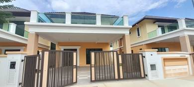 Semi-Detached House For Sale in Tanjong Minyak,MLK