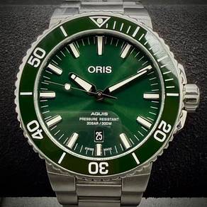 Preowned ORIS AQUIS 300M “Green DIAL”