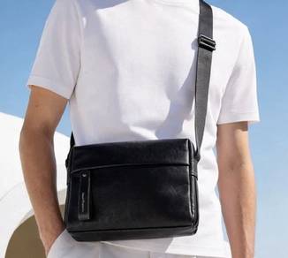 Hush Puppies 2026JUN - The Iconic Zip Sling Bag