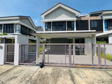Semi-Detached House For Sale in Denai Alam,SGR
