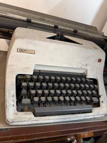 typewriter & sewing machine