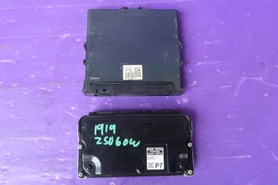 TOYOTA HARRIER Zsu60 ECU