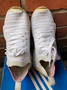 sports shoes